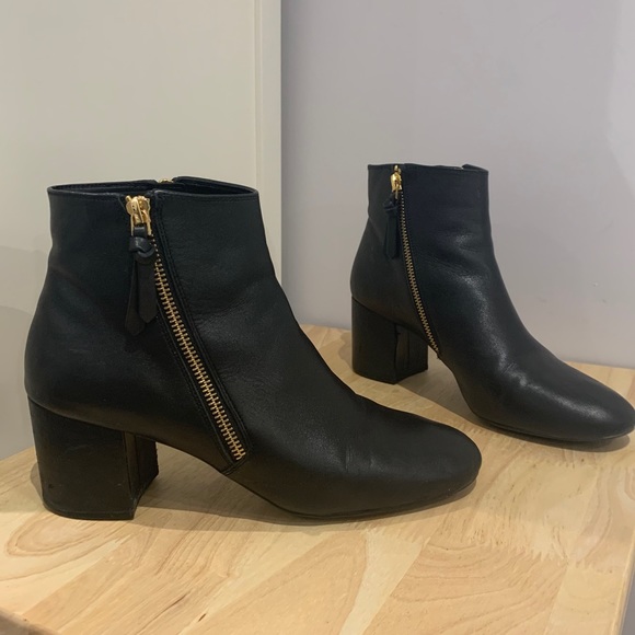 Cole Hann Saylor Grand Booties, Size 9 - Picture 4 of 10